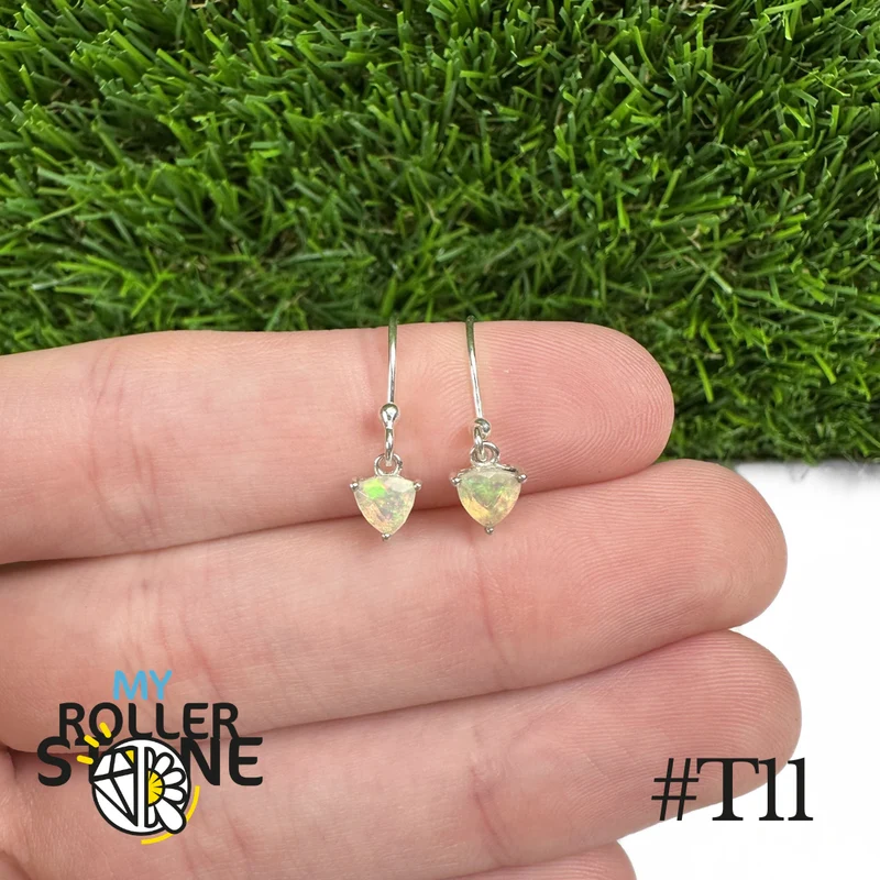 Äthiopische Trillon-Opal-Ohrringe 5x5 mm in 925er Sterlingsilber #T11