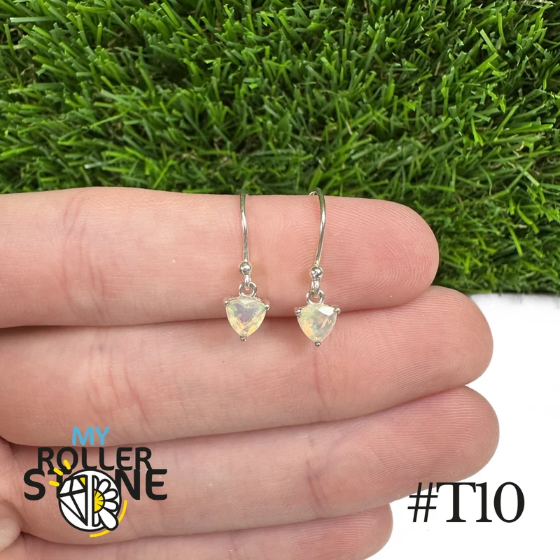 Äthiopische Trillon-Opal-Ohrringe 5x5 mm in 925er Sterlingsilber #T10