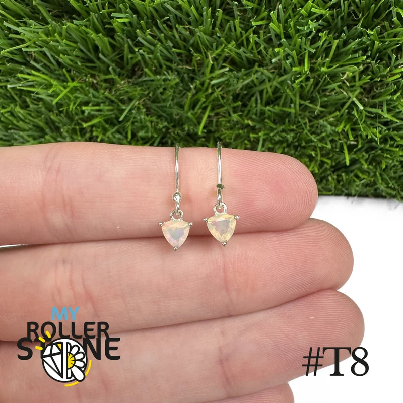 Äthiopische Trillon-Opal-Ohrringe 5x5 mm in 925er Sterlingsilber #T8