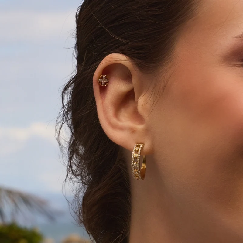 Elegance Flower Labret Piercing - Titan