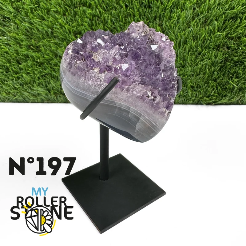 Amethyst-Herzgeode auf Metallständer Nr. 197