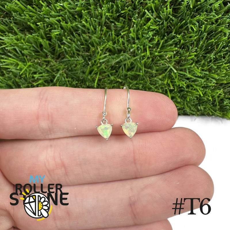 Äthiopische Trillon-Opal-Ohrringe 5x5 mm in 925er Sterlingsilber #T6