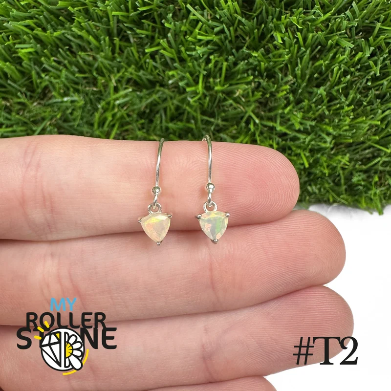 Äthiopische Trillon-Opal-Ohrringe 5x5 mm in 925er Sterlingsilber #T2