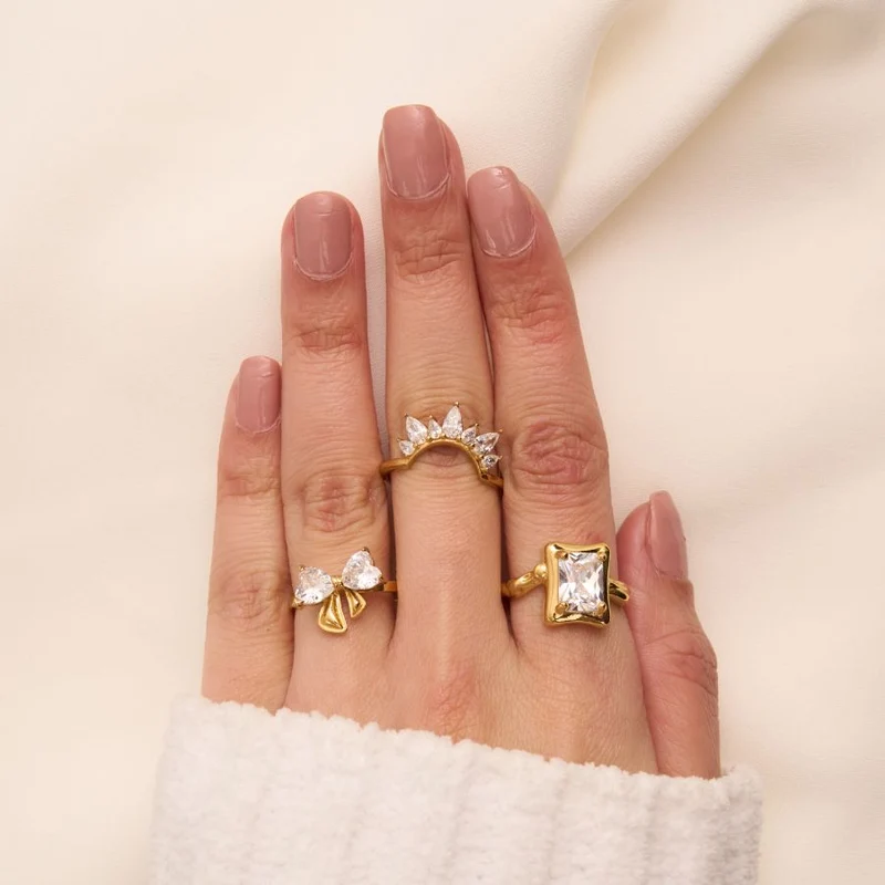 Elegance Ribbon Ring 14K Vergoldet