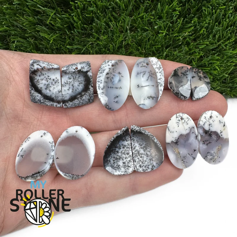 Paar gebohrte Dendritenopal-Cabochons (für Ohrringe)
