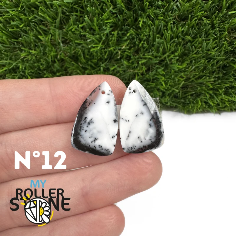 Paar gebohrte Dendritenopal-Cabochons (für Ohrringe)