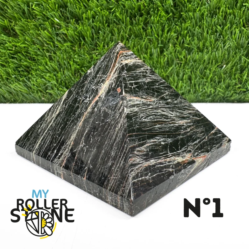 Pyramide aus schwarzem Turmalin aus Brasilien