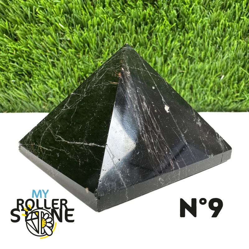 Pyramide aus schwarzem Turmalin aus Brasilien