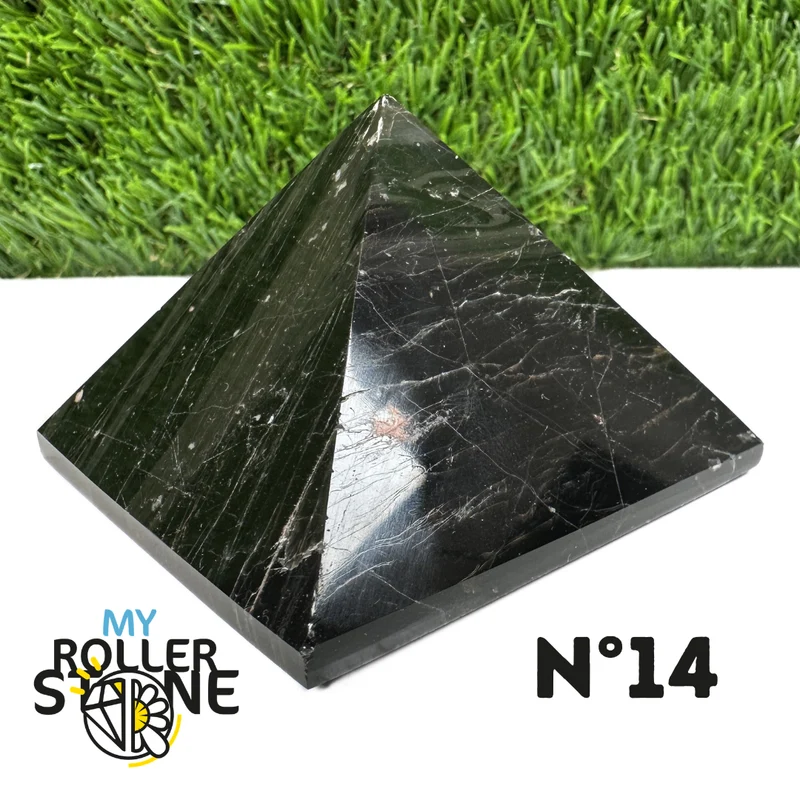 Pyramide aus schwarzem Turmalin aus Brasilien