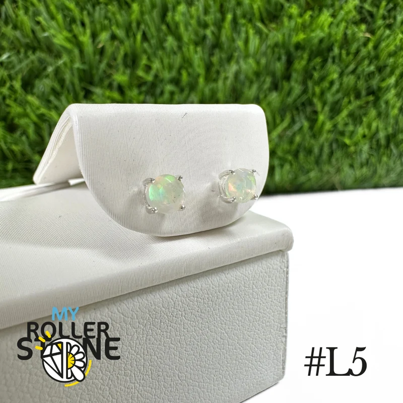 Runde äthiopische Opal-Ohrringe 4x4 mm in 925er Sterlingsilber #L5