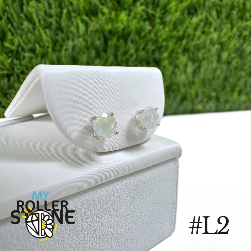 Runde äthiopische Opal-Ohrringe 4x4 mm in 925er Sterlingsilber #L2