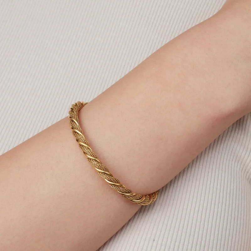 Twist Armreif | 18K vergoldet