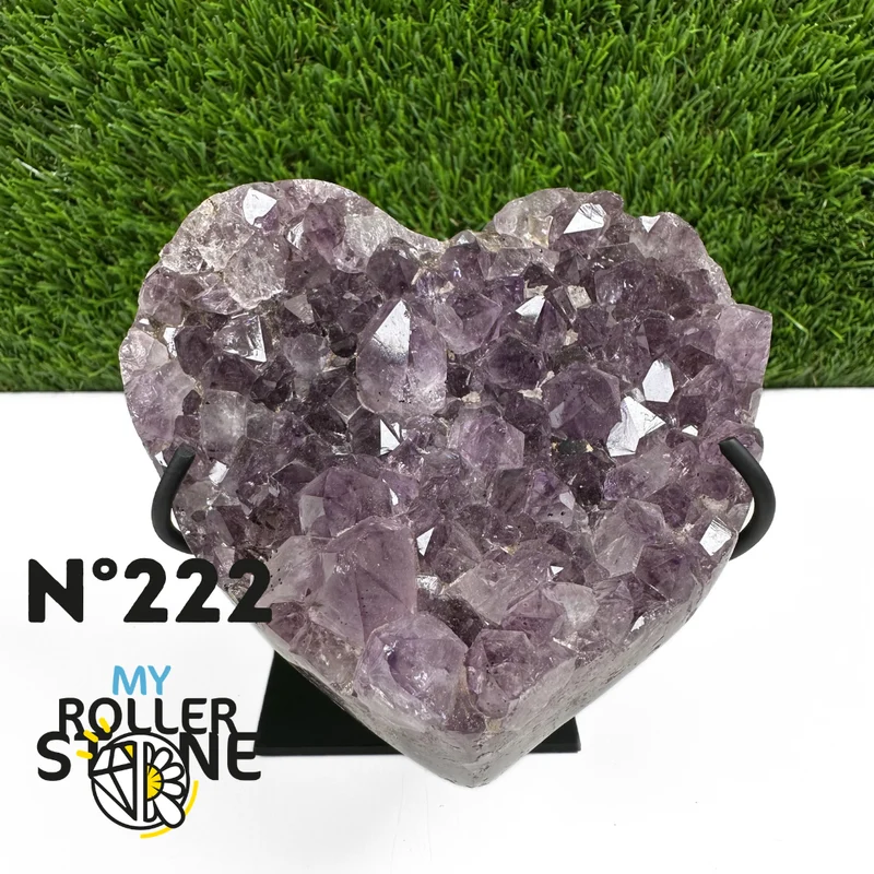 Amethyst-Herzgeode auf Metallständer Nr. 222