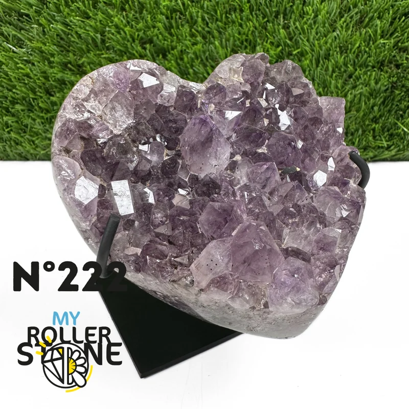 Amethyst-Herzgeode auf Metallständer Nr. 222