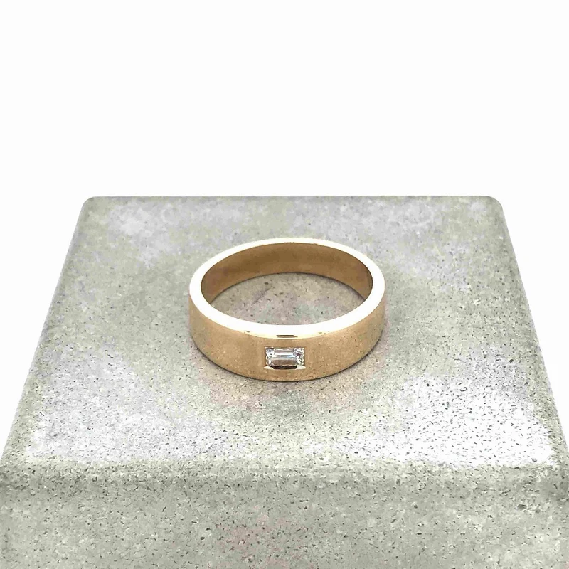 Ring Gelbgold 750 mit Diamant