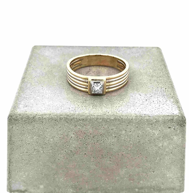 Solitaire Bicolor Gold 750 mit Diamant in Princess Cut, 0,7 ct