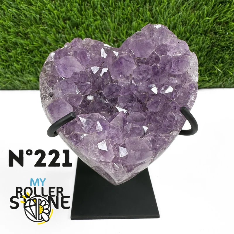 Amethyst-Herzgeode auf Metallständer Nr. 221