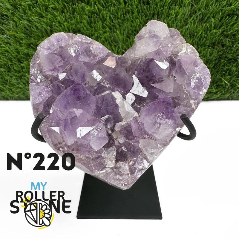 Amethyst-Herzgeode auf Metallständer Nr. 220