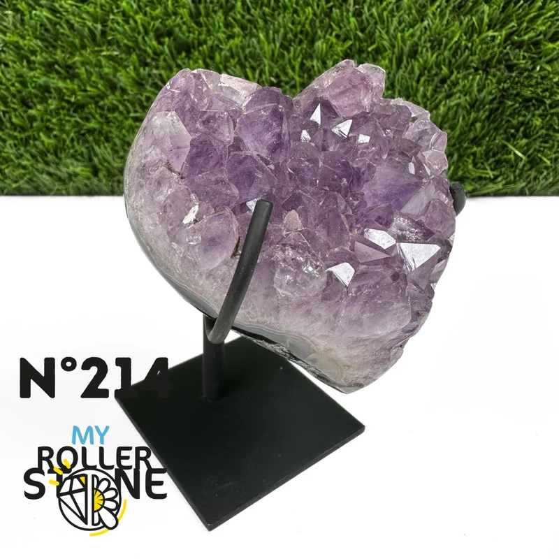 Amethyst-Herzgeode auf Metallständer Nr. 214