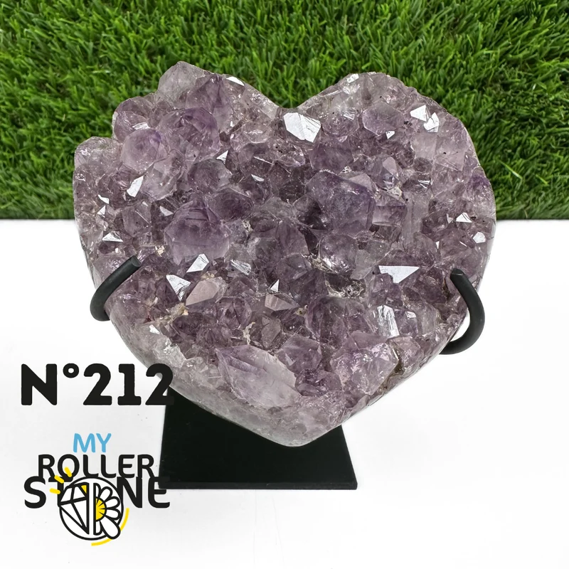 Amethyst-Herzgeode auf Metallständer Nr. 212