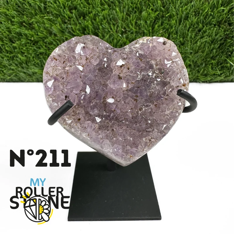 Amethyst-Herzgeode auf Metallständer Nr. 211