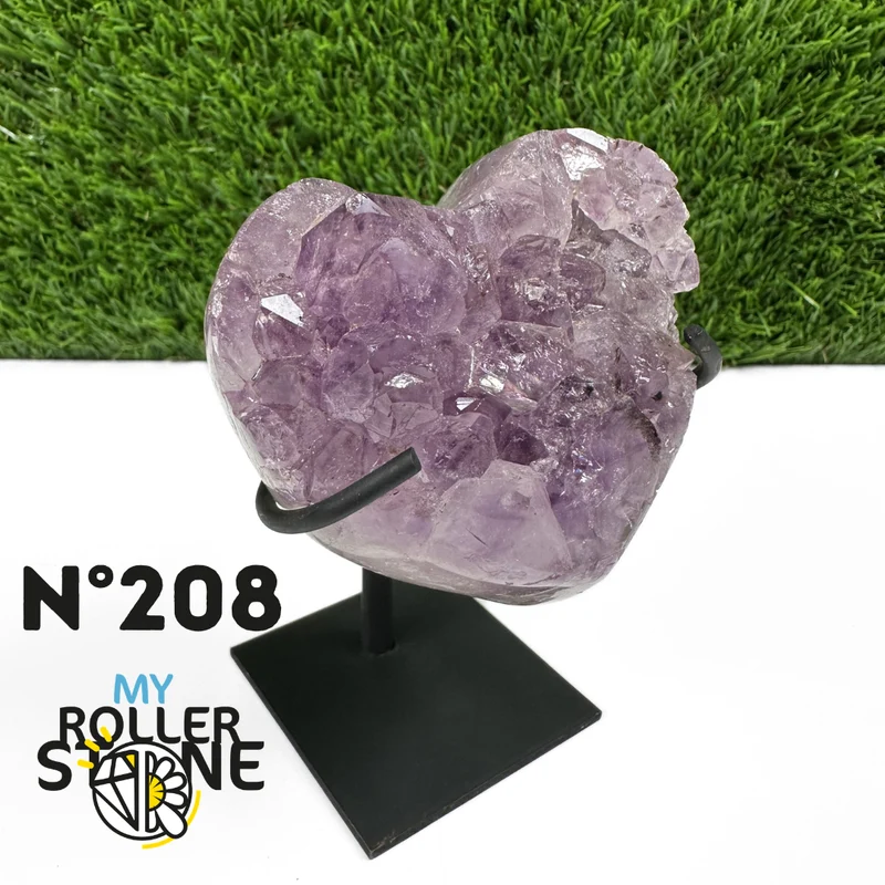 Amethyst-Herzgeode auf Metallständer Nr. 208