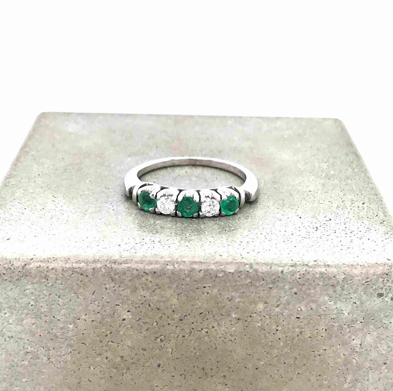 Ring Weissgold 585 mit Smaragden & Brillanten