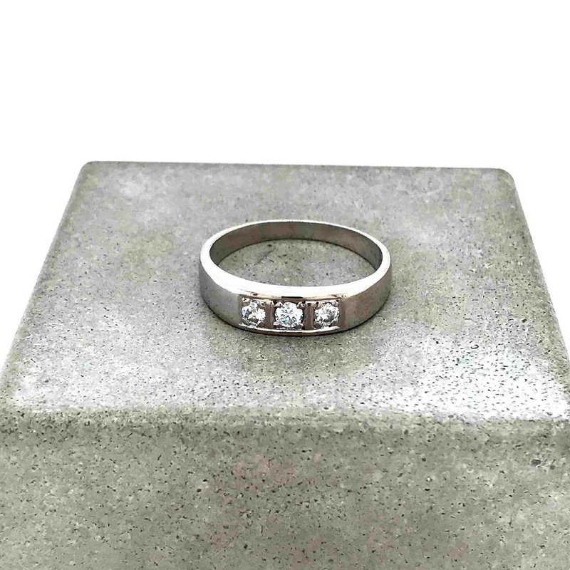 "Triologie" Ring Weissgold 750 mit Brillanten