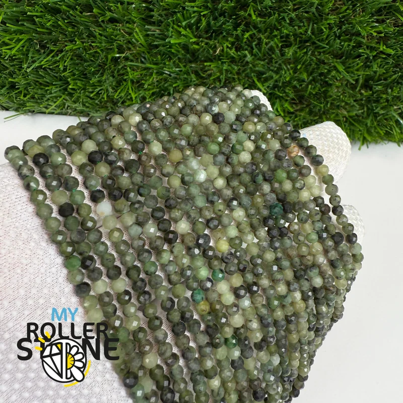 3,3 mm große, facettierte Perle aus kanadischem Jade.