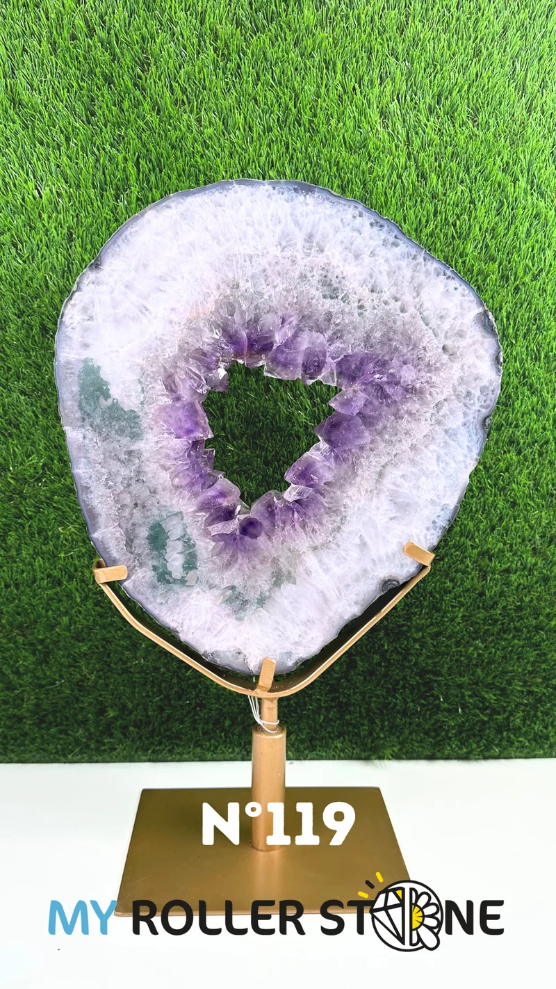 Amethystscheibe auf Metallsockel Nr. 119