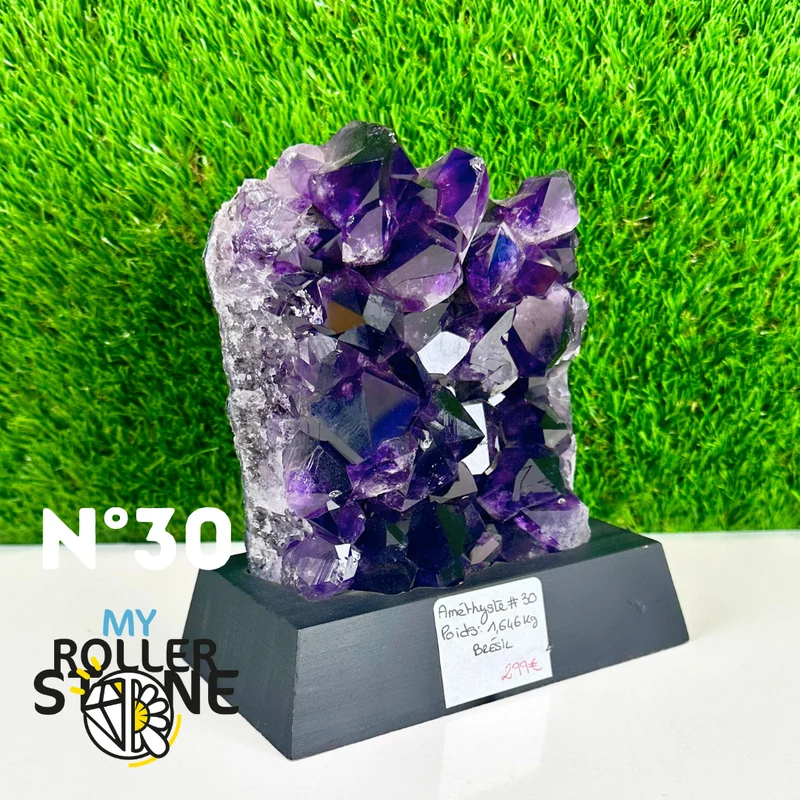 Druze Amethyst auf schwarzem Grund Nr. 30