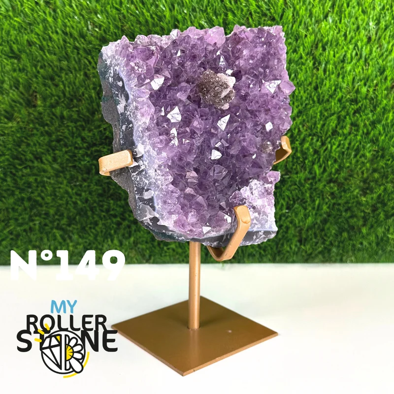 Amethyst-Druse auf Metallsockel Nr. 149