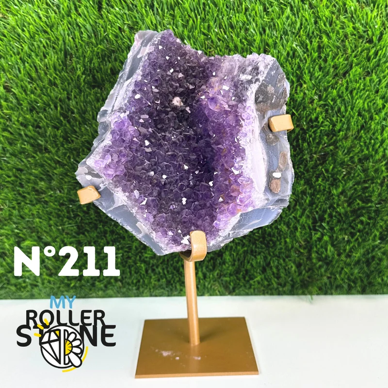 Amethyst-Druse auf Metallsockel Nr. 211