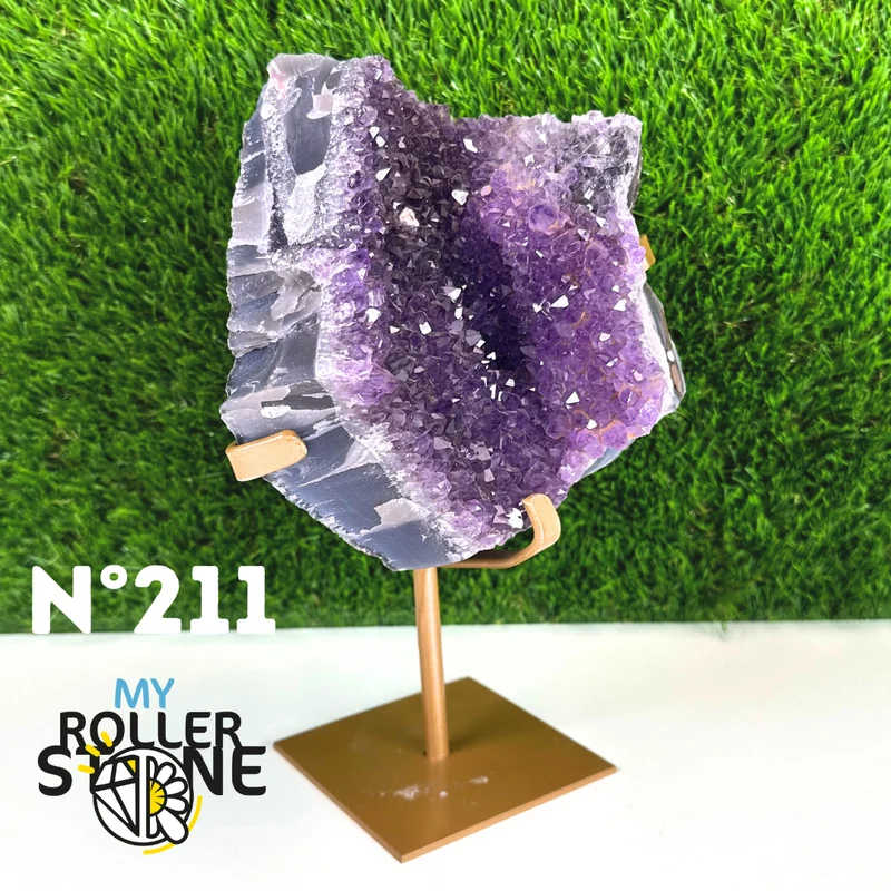 Amethyst-Druse auf Metallsockel Nr. 211
