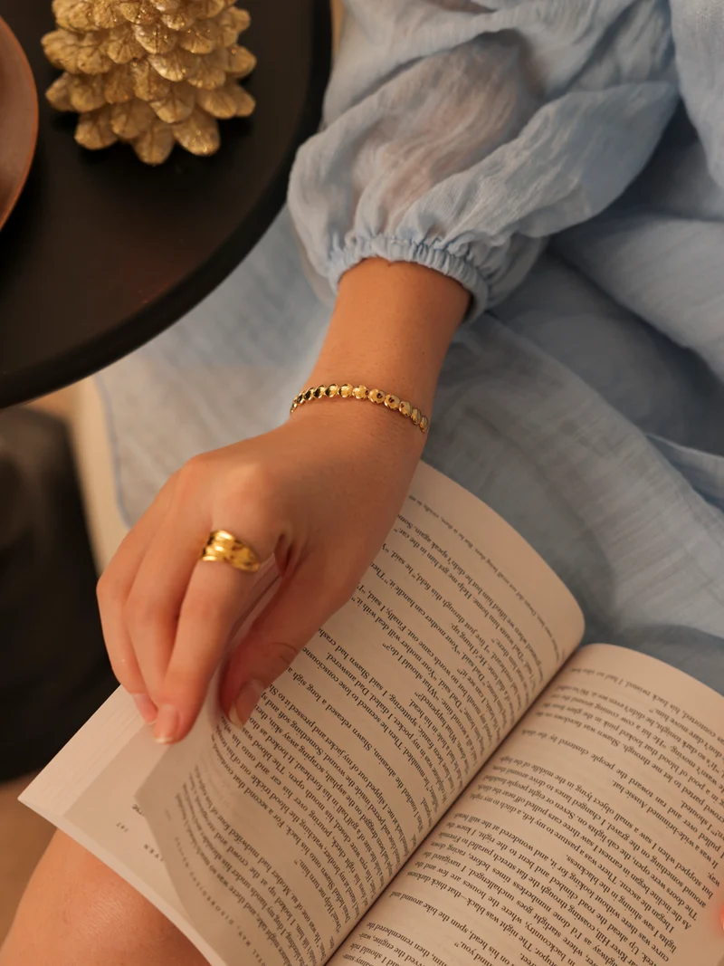 Endless Round Armcuff