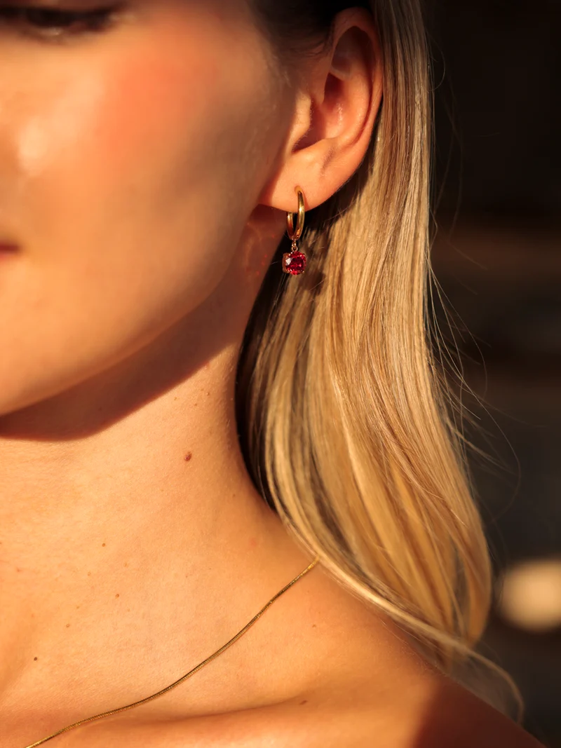 Crystal Delight Dark Red Ohrringe