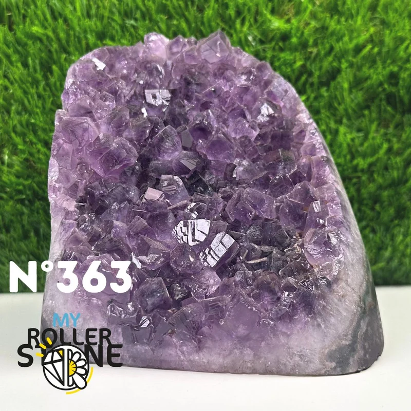 Brasilianische Amethyst-Geode Nr. 363