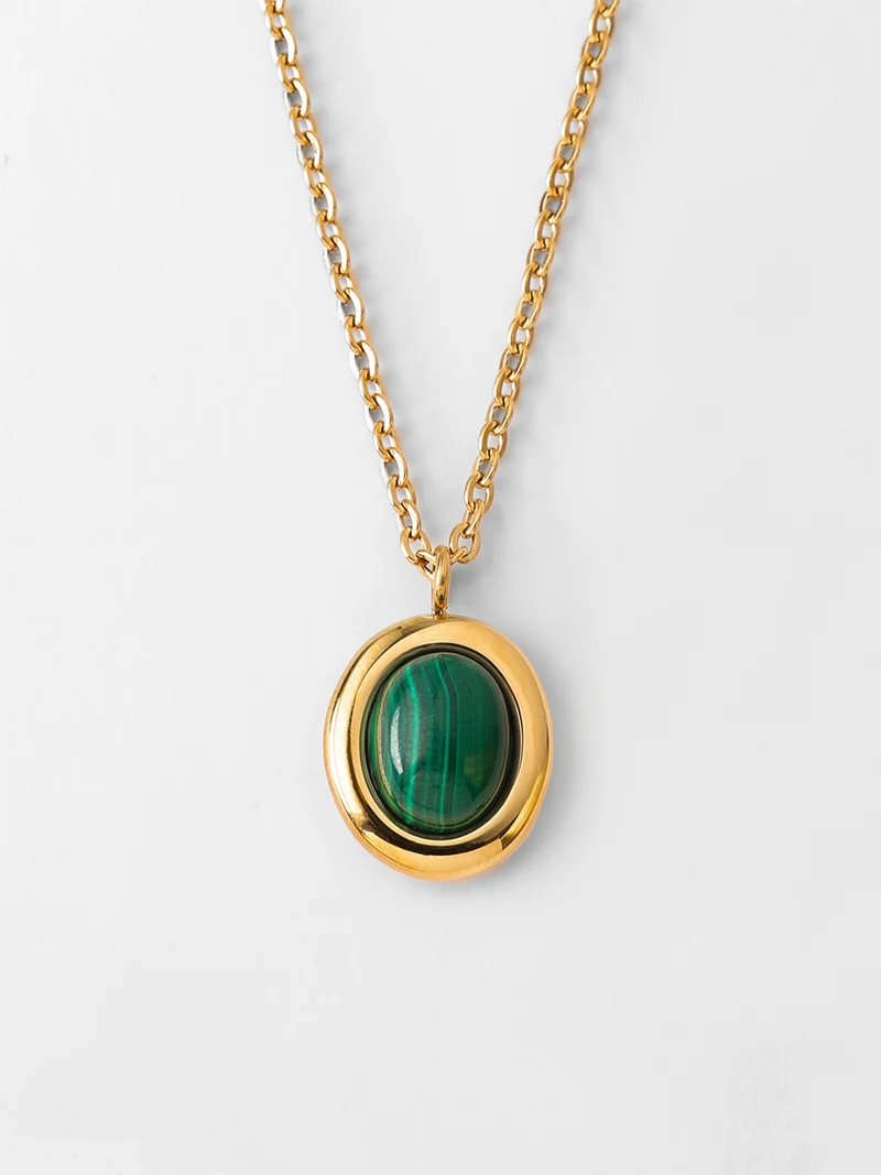 Chasing Starlight Dark Green Kette