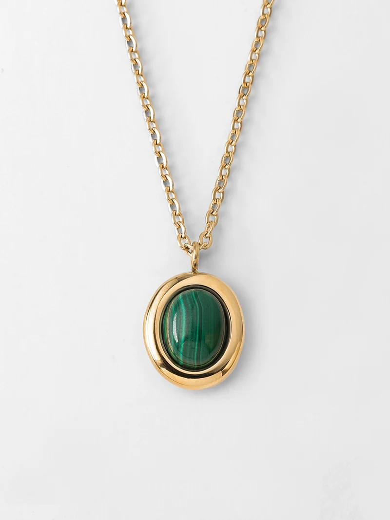 Chasing Starlight Dark Green Kette