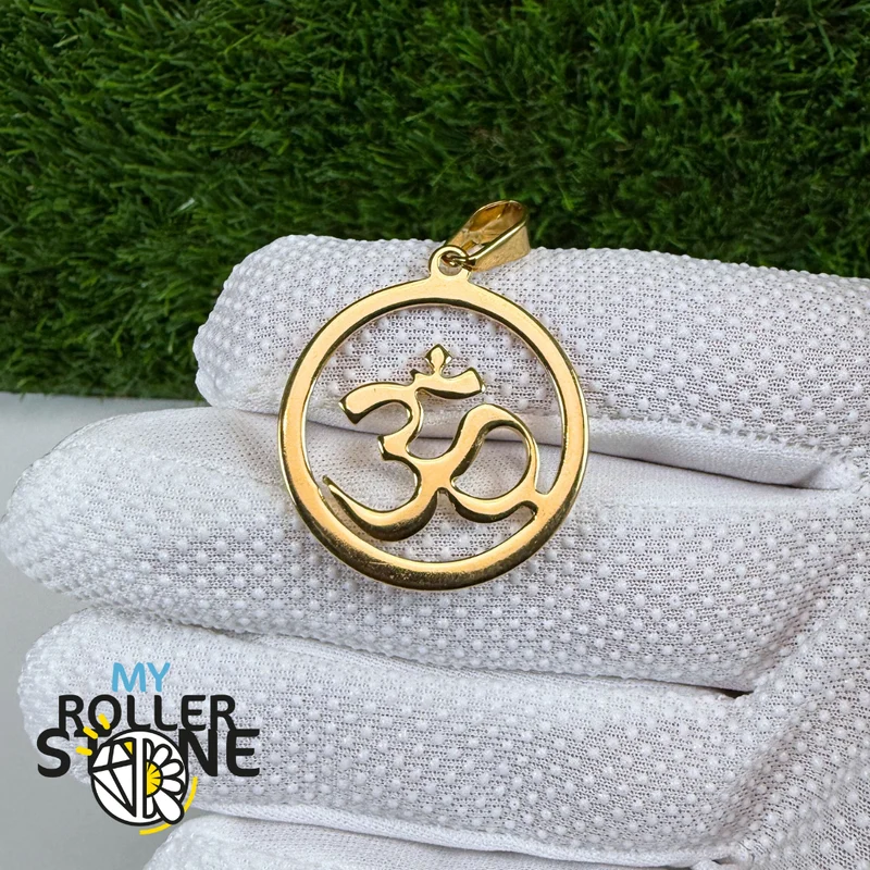 Om-Anhänger aus goldenem Edelstahl