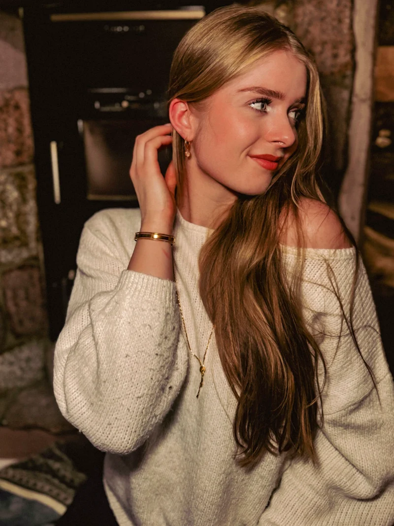 Delicate Edge Armcuff