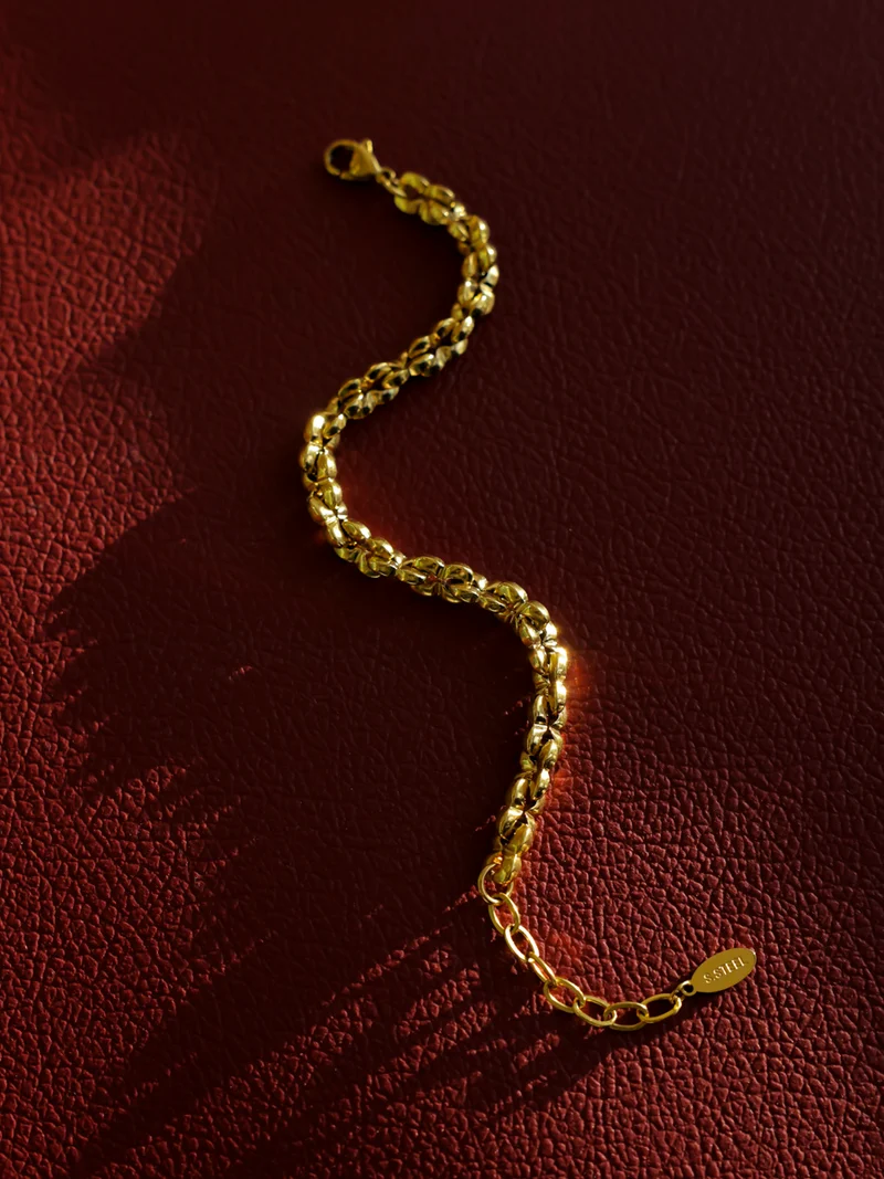 Elegant Thread ARMBAND