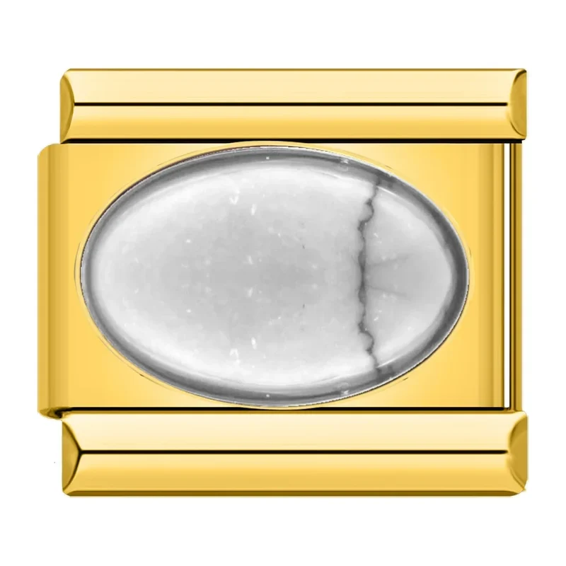 Gold mit weißem Stein