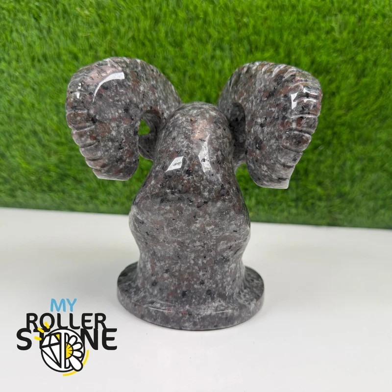 Yooperlite-Skulptur in Form einer Ziege