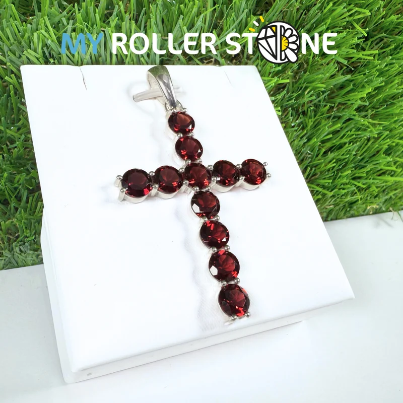 Granat Cabochon Kreuz Anhänger
