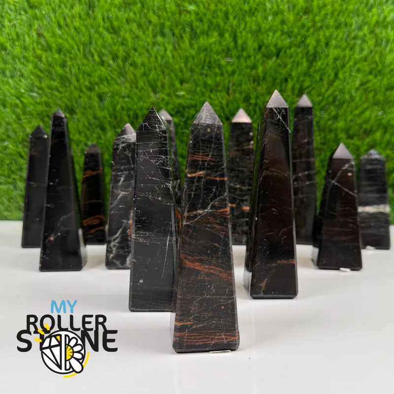 Schwarzer Turmalin-Obelisk