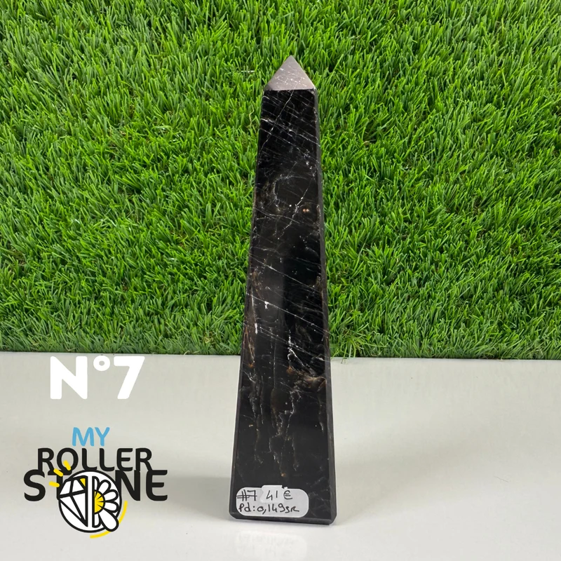 Schwarzer Turmalin-Obelisk