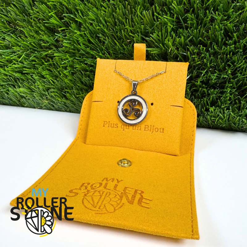 Runder Triskelion-Anhänger aus Perlmutt und silberfarbenem Edelstahl