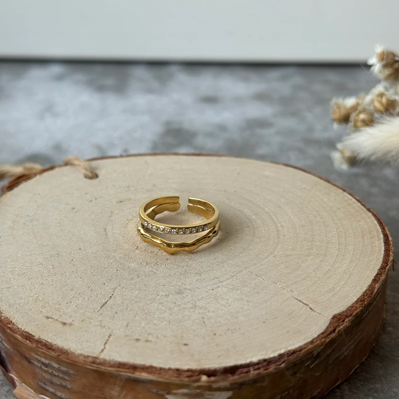 Wavy Strass Ring | Gold