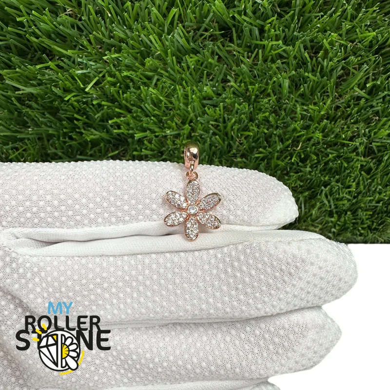 Messing-Blumenanhänger-Set mit mikropavé-gefassten Zirkonia (3 Farben)